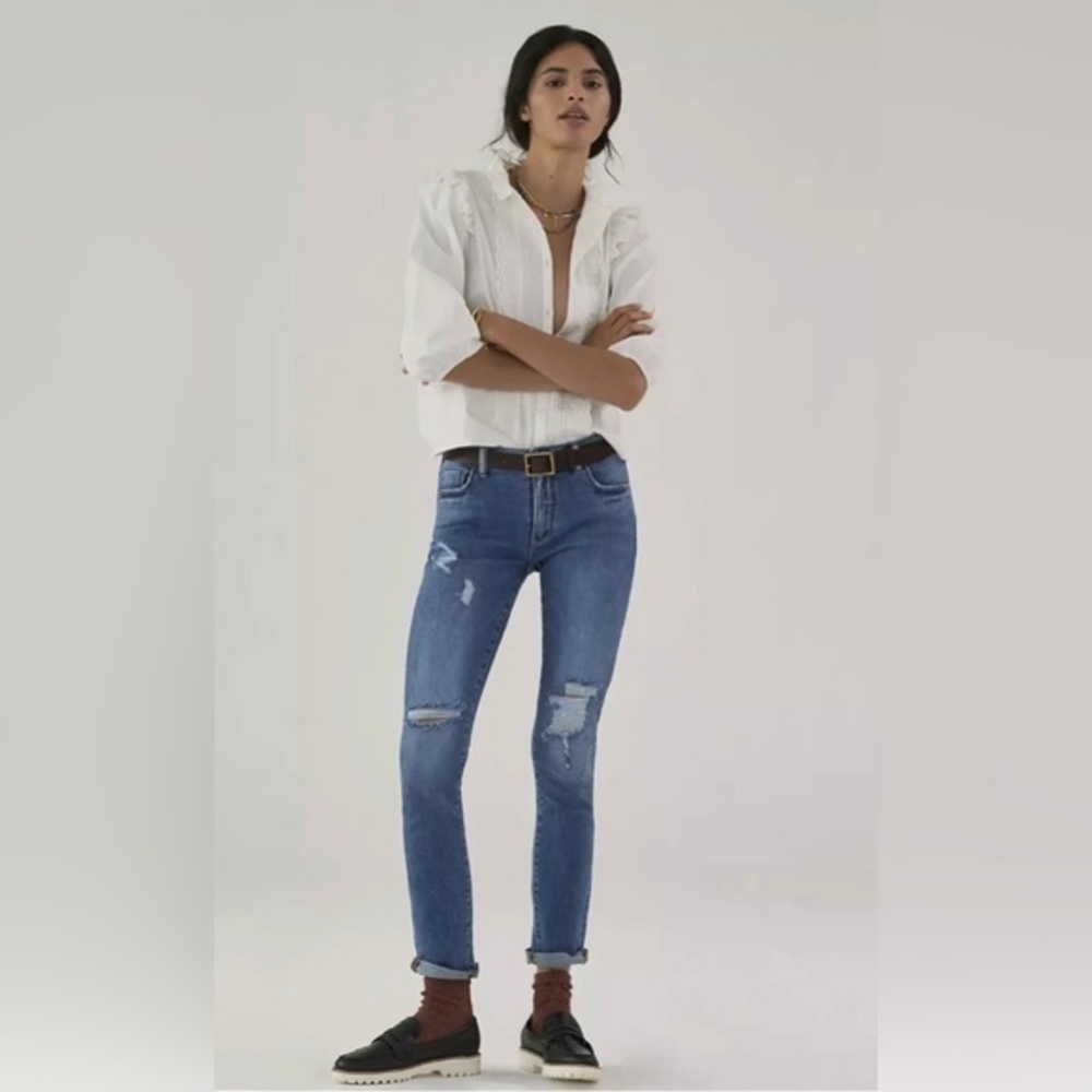 Anthropologie Pilcro slim boyfriend jeans distressed 26